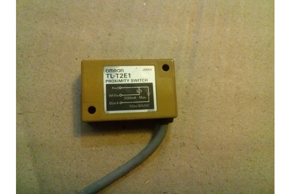 Inductive Proximity Sensor, TL-T2E1, NPN, Omron Japan